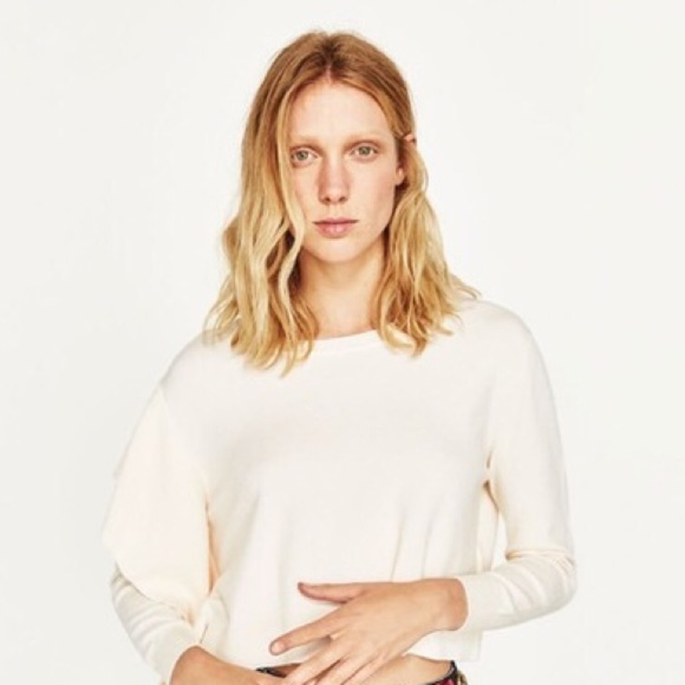 ✨ ZARA Knitwear Ruffled Sweater NWT